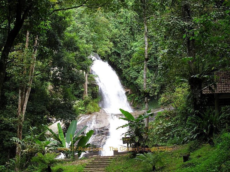 huay-sai-laeng-waterfall-img_8471.jpg