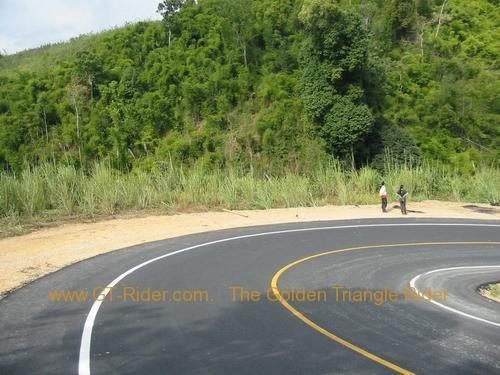 japan-bike-crash-doi-mae-salong-001.jpg