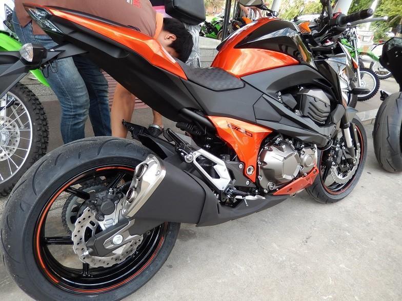 kawasaki8004.jpg