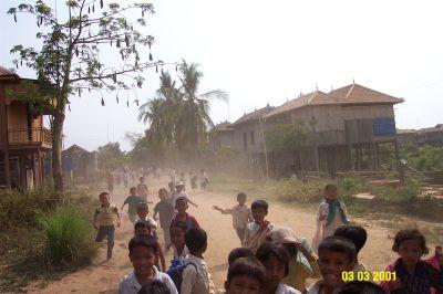 Kids_at_village_leaving.jpg