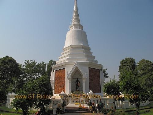 king-naresuan-stupa-002.jpg