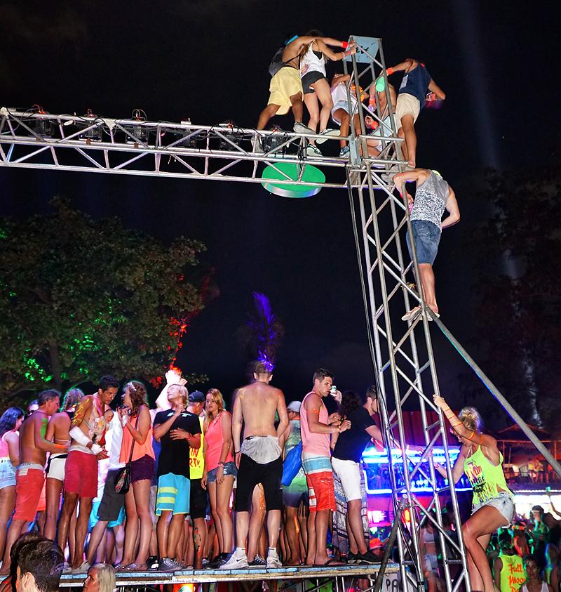 koh-phangan-fullmoon-party-2dd.jpg