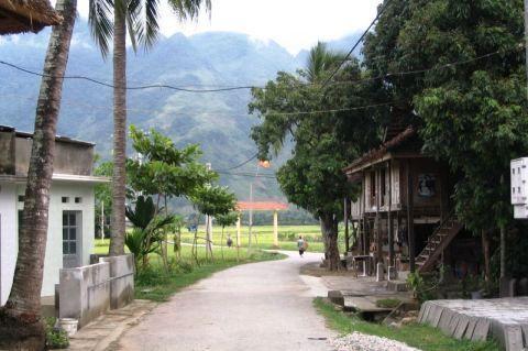 lac-white-thai-village.jpg