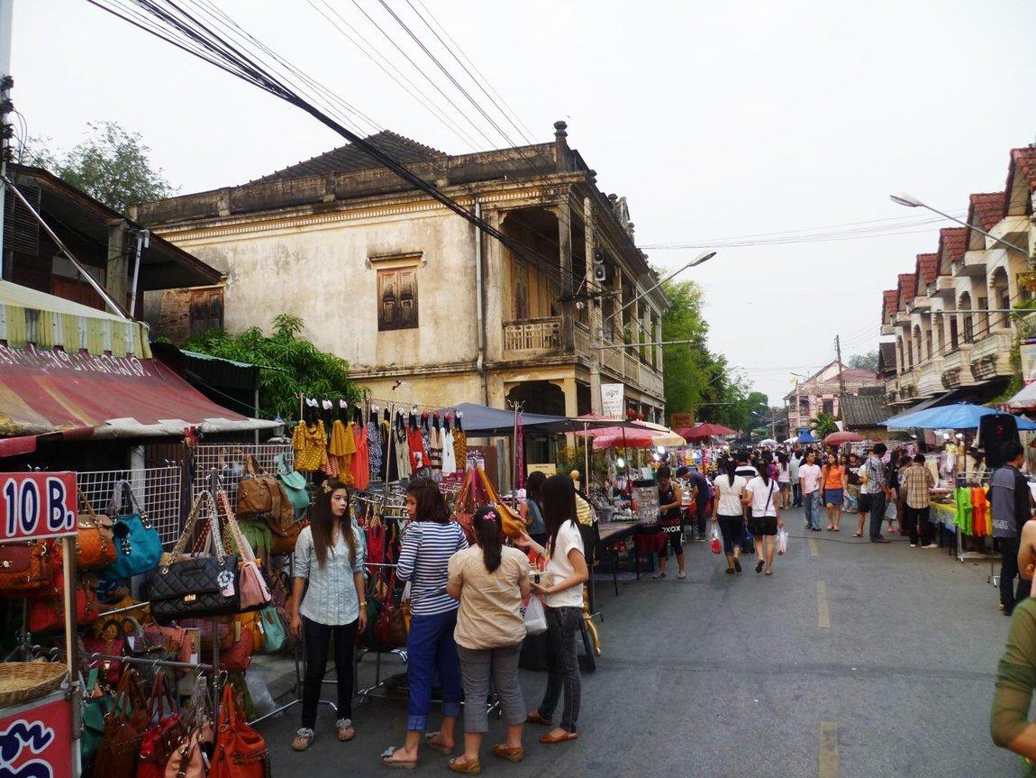 lampang-night-market.jpg