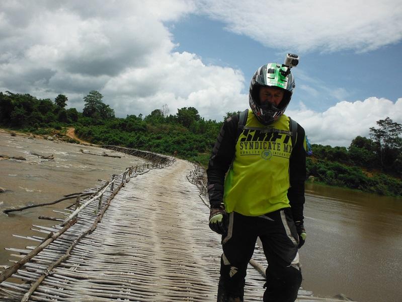 Laos%20Bamboo%20bridge%20Motorcycle%20%2028.jpg