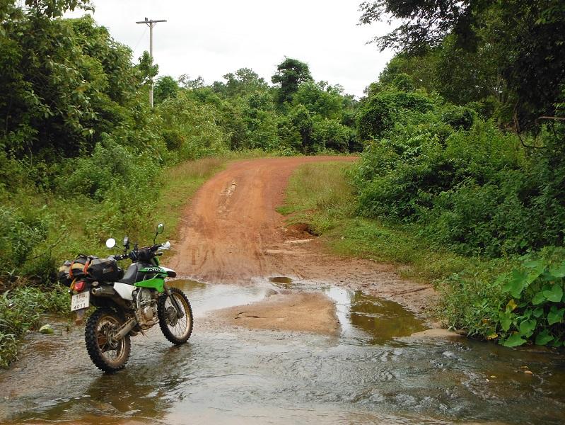 Laos%20Bamboo%20bridge%20Motorcycle%20%206.jpg