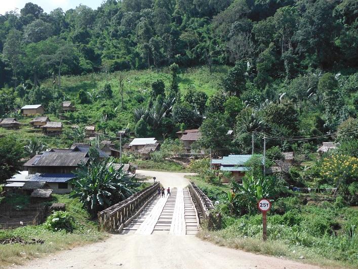 Laos%20Motorcycle%20Asia%20%207_1.jpg