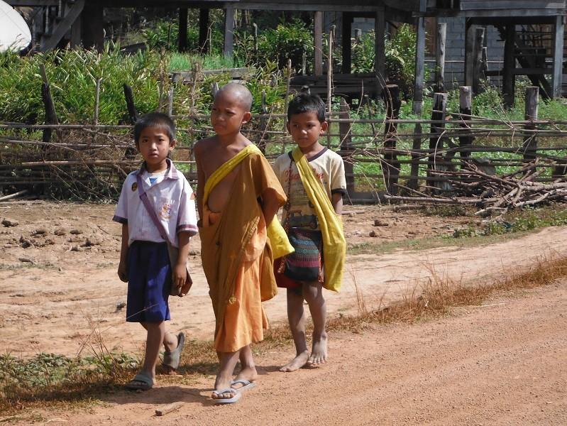 Laos-Asia-Motorcycle11_zpse14bd618.jpg