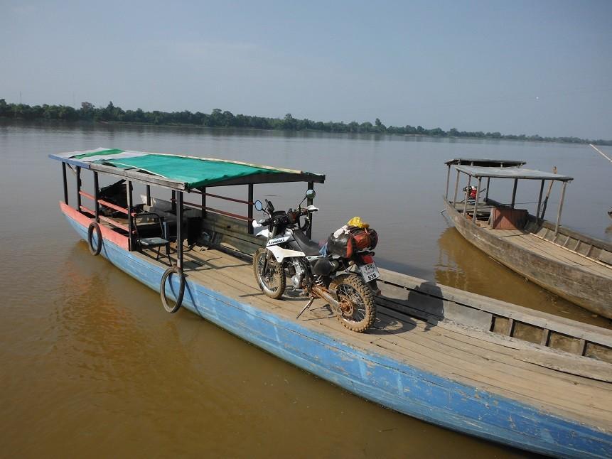 Laos-Asia-Motorcycle17_zps4b73d774.jpg