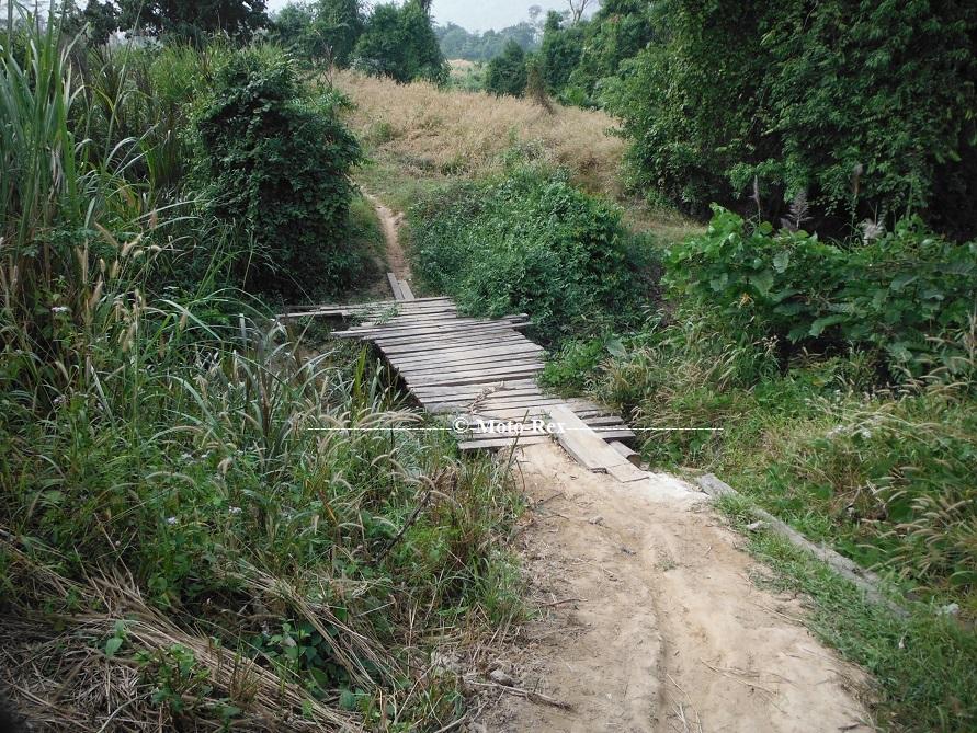 Laos-Asia-Motorcycle61_zps402a3228.jpg