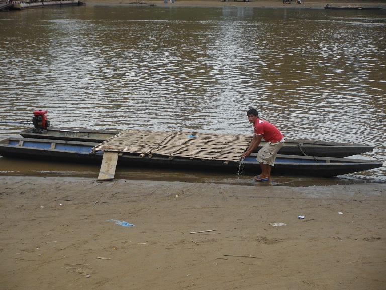 Laos-Xam Neua-Muang et-Motorcycle (17).JPG