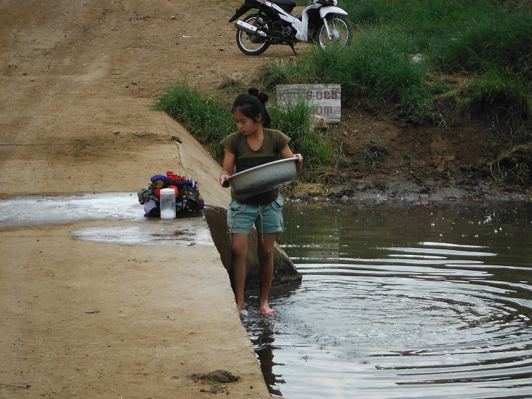 Laos-Xam Neua-Muang et-Motorcycle (31).JPG