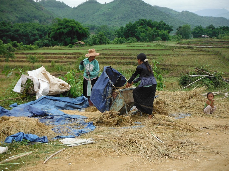 Laos-Xam Neua-Muang et-Motorcycle (54).JPG