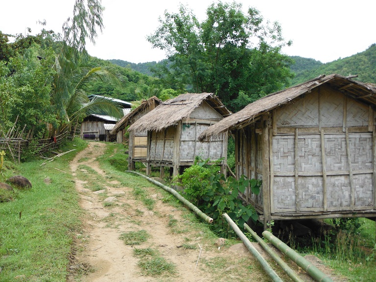 Laos-Xam Neua-Muang et-Motorcycle (61).JPG