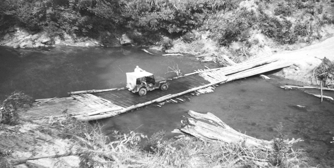 Laos Xieng Kouang Bridge.jpg