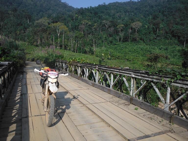 LaosmotorcyclePhonsavan14.jpg