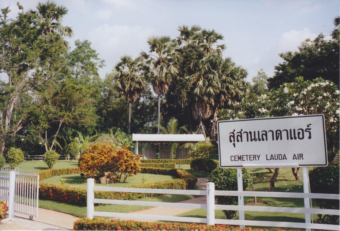 Lauda_cemetery.jpg