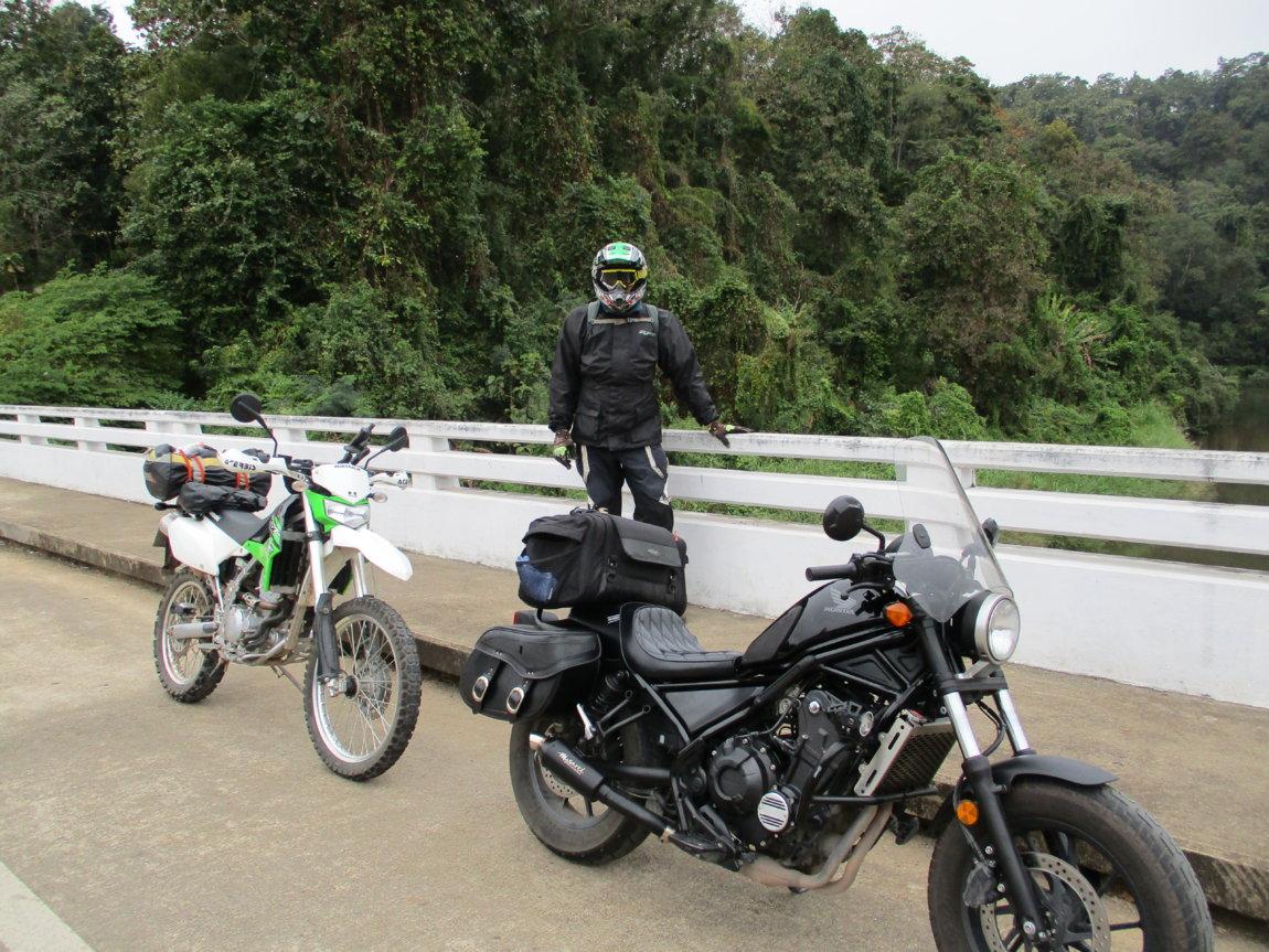 Mae-Ngao-River-bridge.jpg