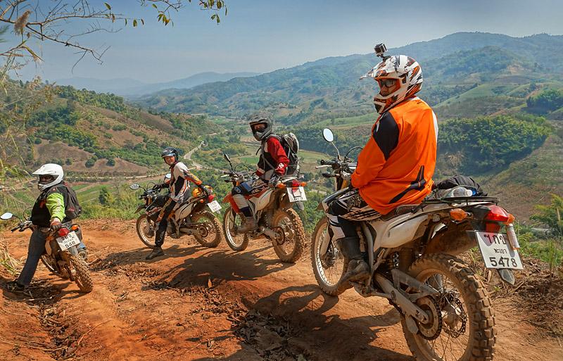 mae-salong-ja-bu-si-village-dirt-road-2-small.jpg