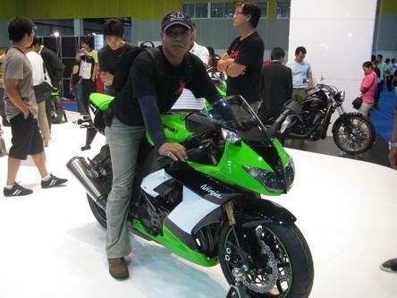 MaxOnZX10R.jpg
