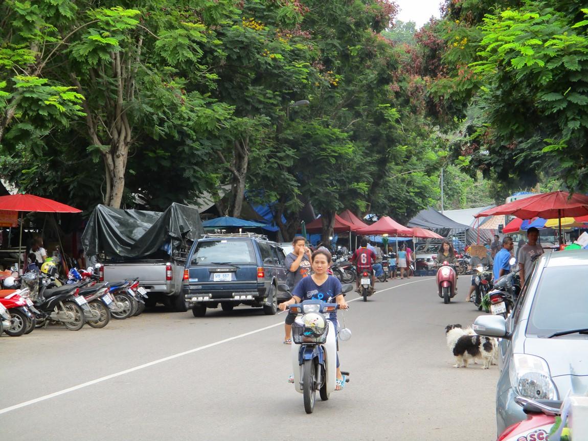 MHS-Sunday-Market-2.JPG
