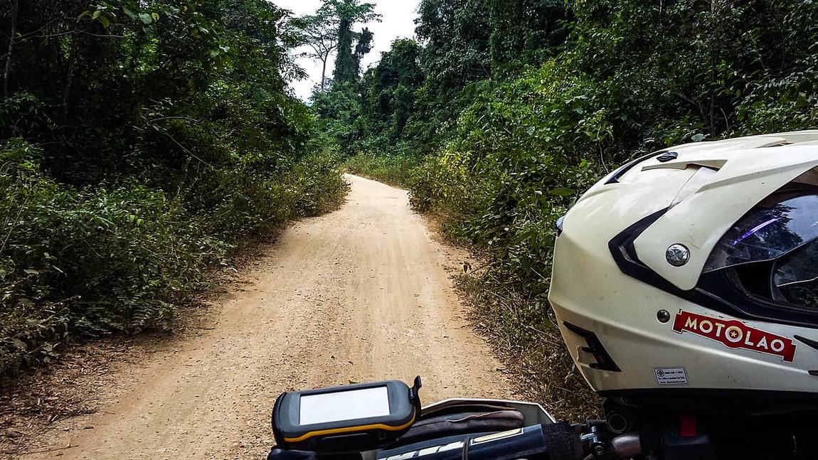 motolao-tours-laos%20%28380%29-X2.jpg