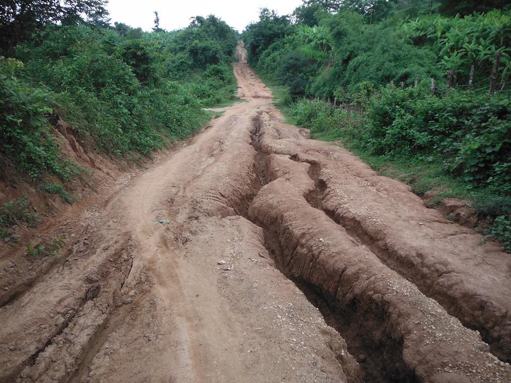 Motorcycle%20Laos%20Vietnam%20%2027.jpg