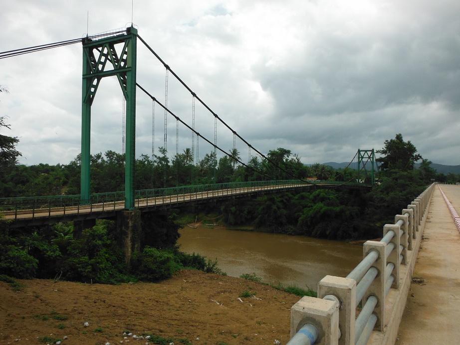 Motorcycle%20Laos%20Vietnam%20%205.jpg