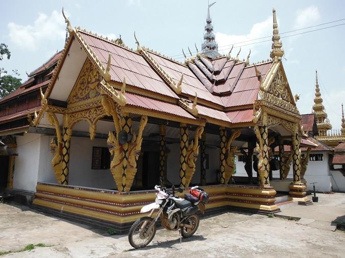 MuangSingLaosMarketMotorcycle18.jpg
