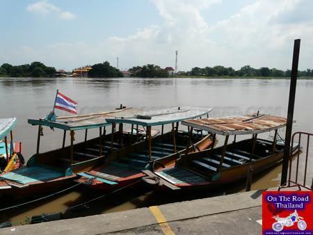 NakhonSawanChaoPrayaRiverRiverTaxi.jpg