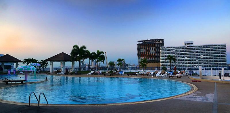 pattaya-mike-pool-night-03dd.jpg