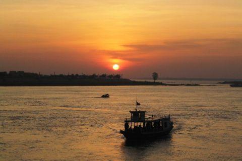 phnom-penh-sunset-mekong.jpg