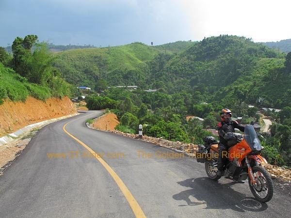 santhiphab-road-nan-001.jpg