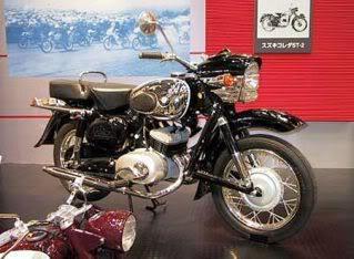 SUZUKICOLLEDATWIN1956_250TT_Tokyosh.jpg