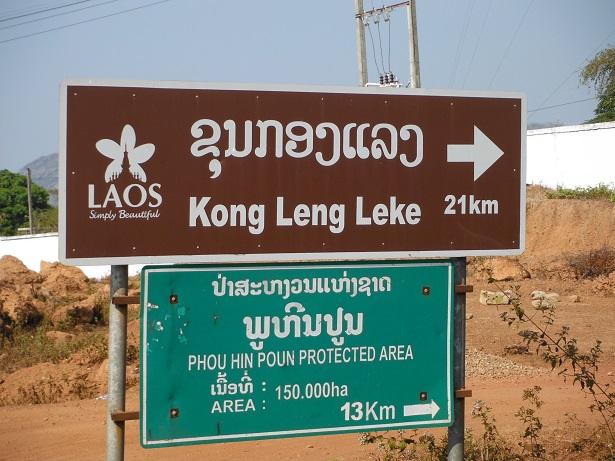 Thakhet%20Blue%20lake%20Laos%201.jpg