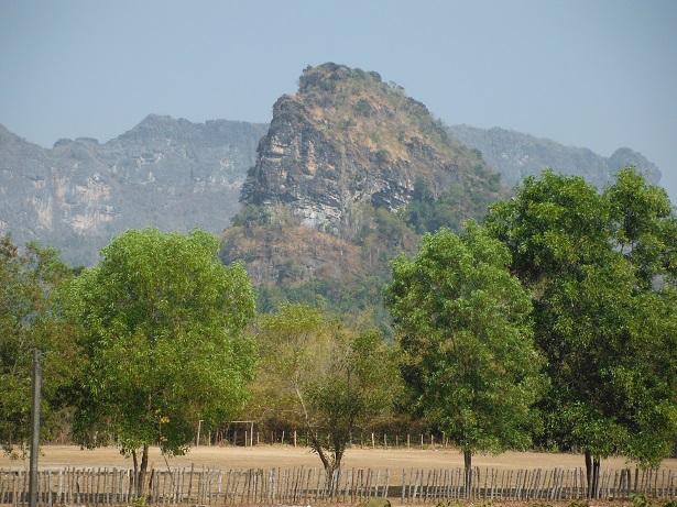 Thakhet%20Blue%20lake%20Laos%2016.jpg