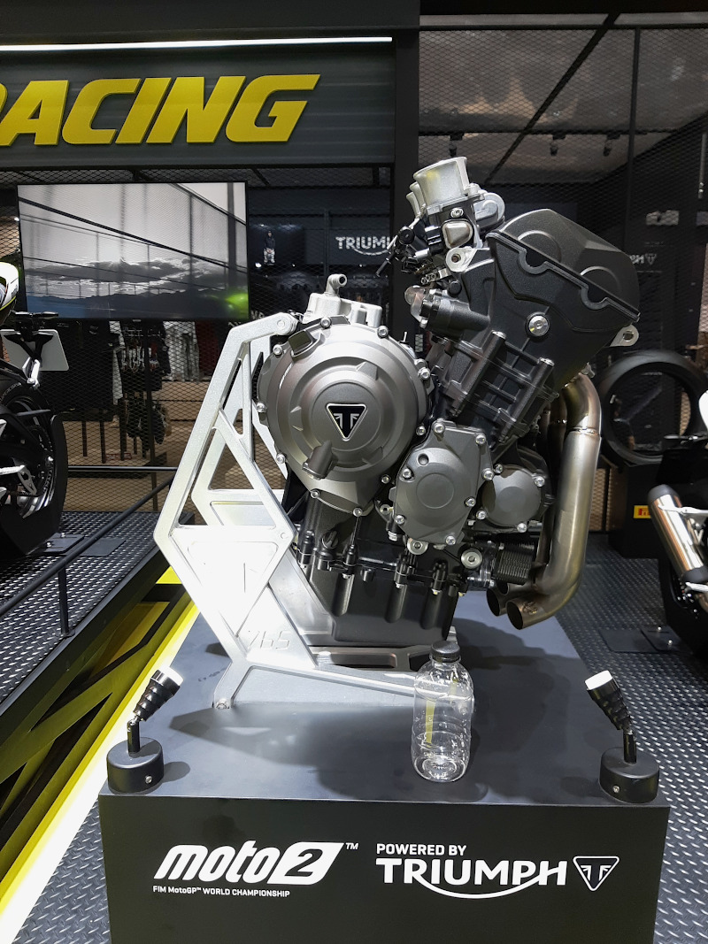 Triumph_Moto2_Engine.jpg