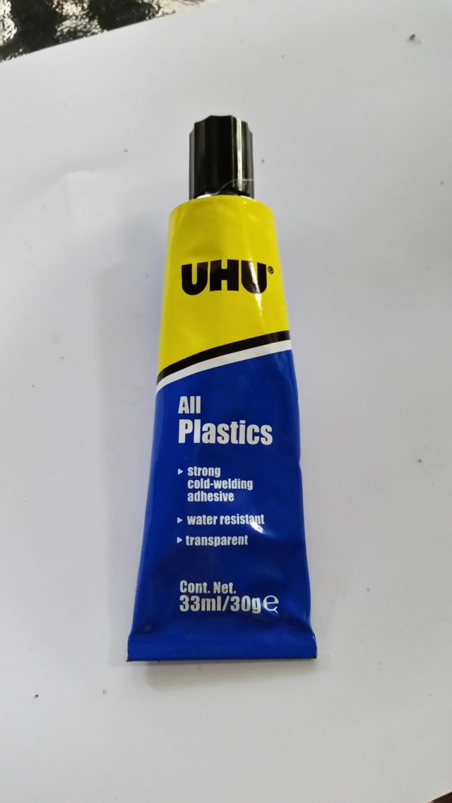 UHU.jpg