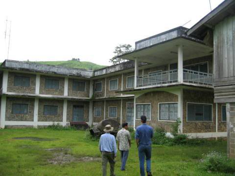 VangPaoHouse2.jpg