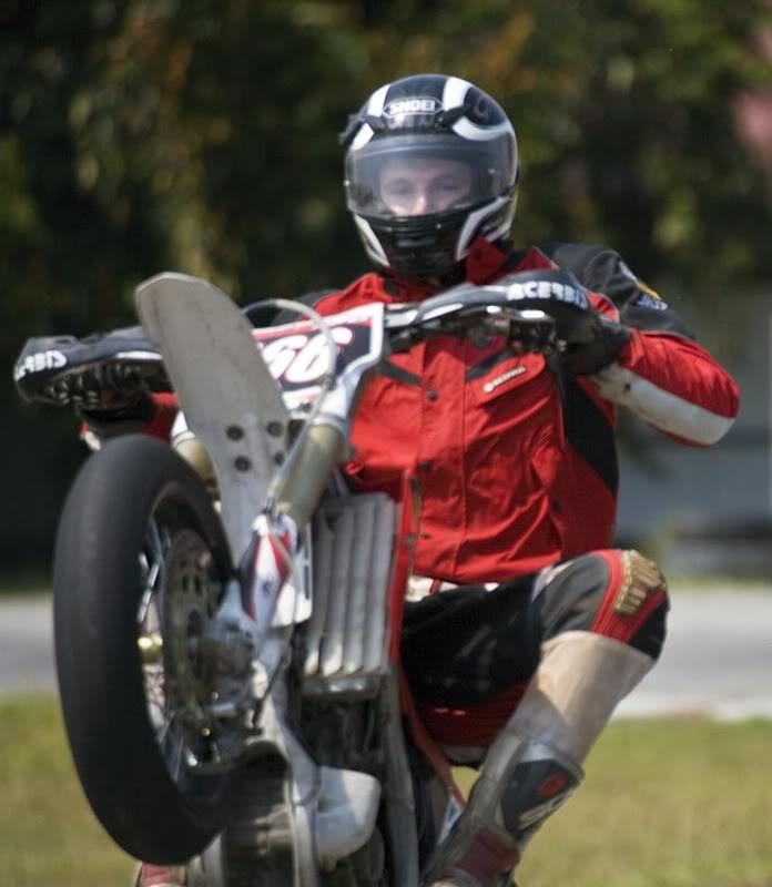 Wheelie2LR.jpg