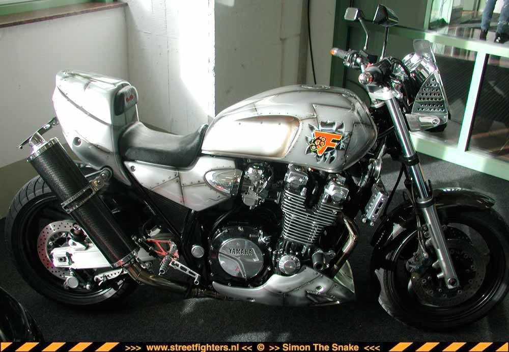 yamxjr01-rheinb2002.jpg