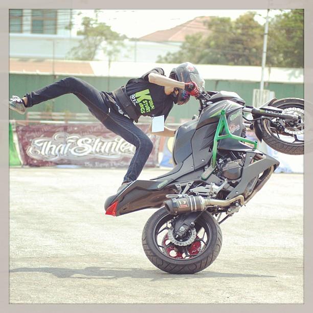 Z250Stunt.jpg