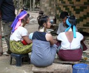 2009-03-24 17.16 Longneck Girls.jpg