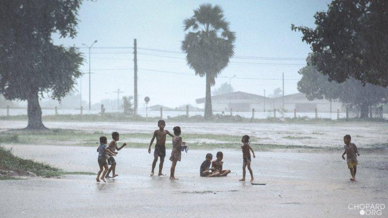 Lao kids in the rain