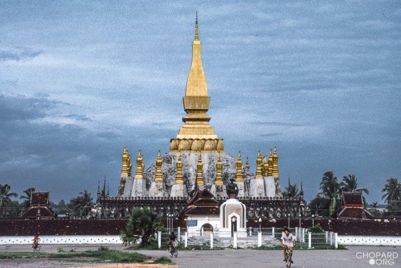 The large Pha That Luang stupa